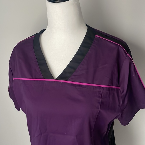 Health Pro Scrub Top 🦄 - Picture 2 of 6